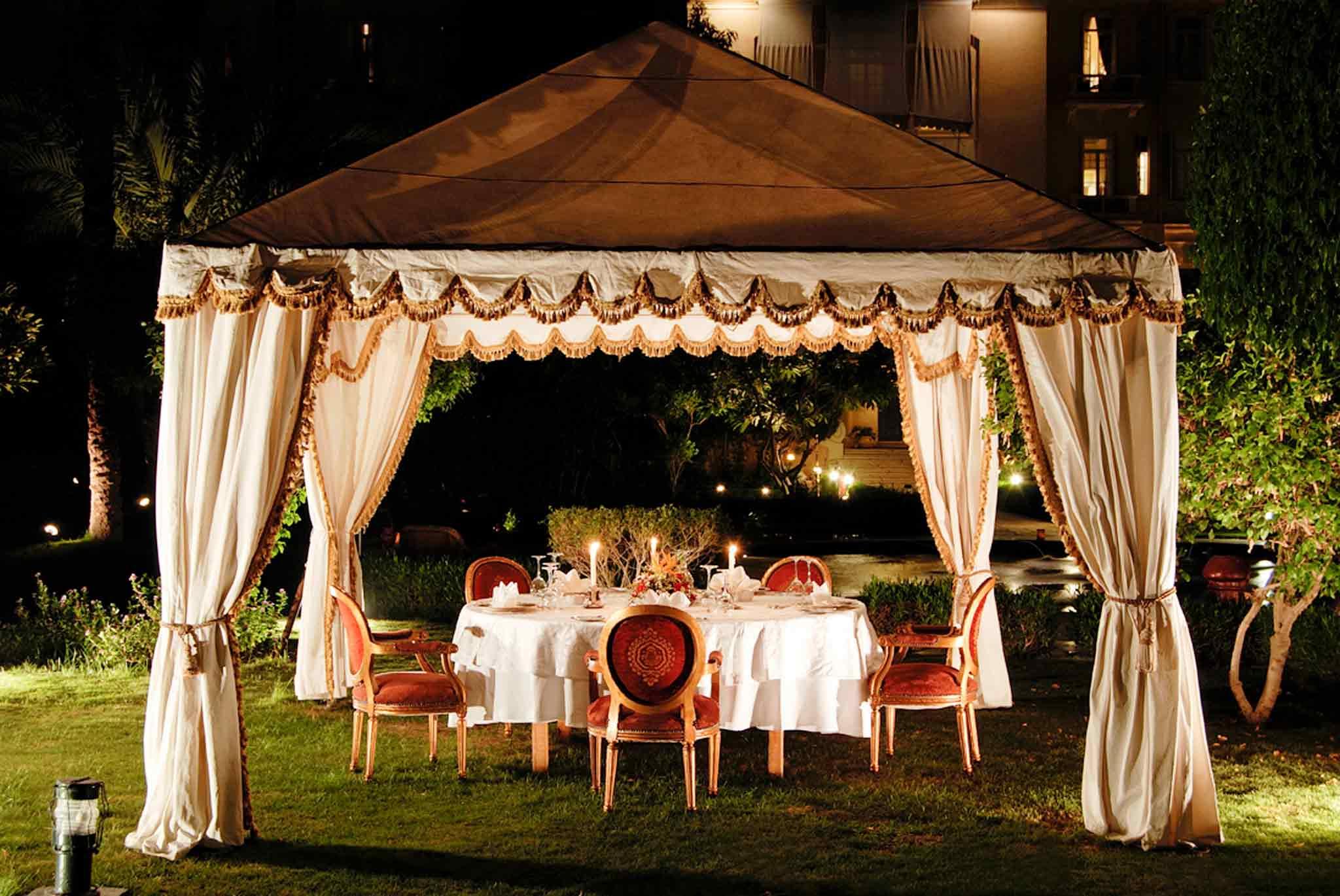 Pavillon Winter Luxor Hotell Eksteriør bilde A tent