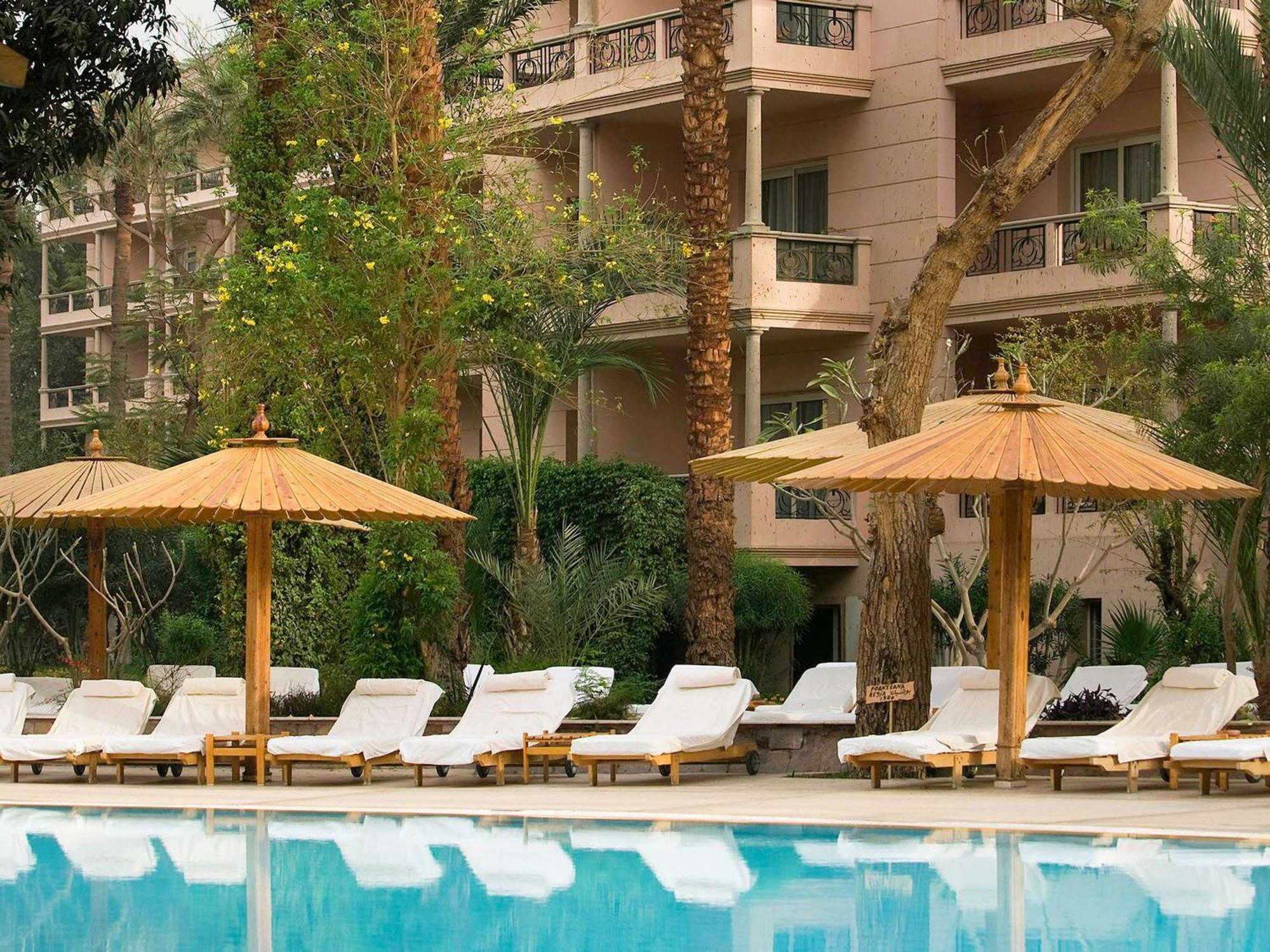 Pavillon Winter Luxor Hotell Eksteriør bilde The pool at the Four Seasons Hotel, Cairo